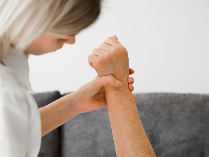 Chiropractic care for neuropathy at Wellcare Chiropractic And Rehabilitation Clinic in houston